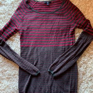 Gap sweater